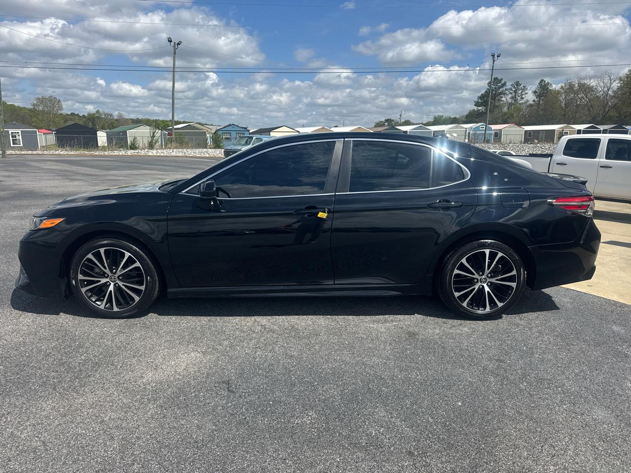 Toyota Camry SE 2020