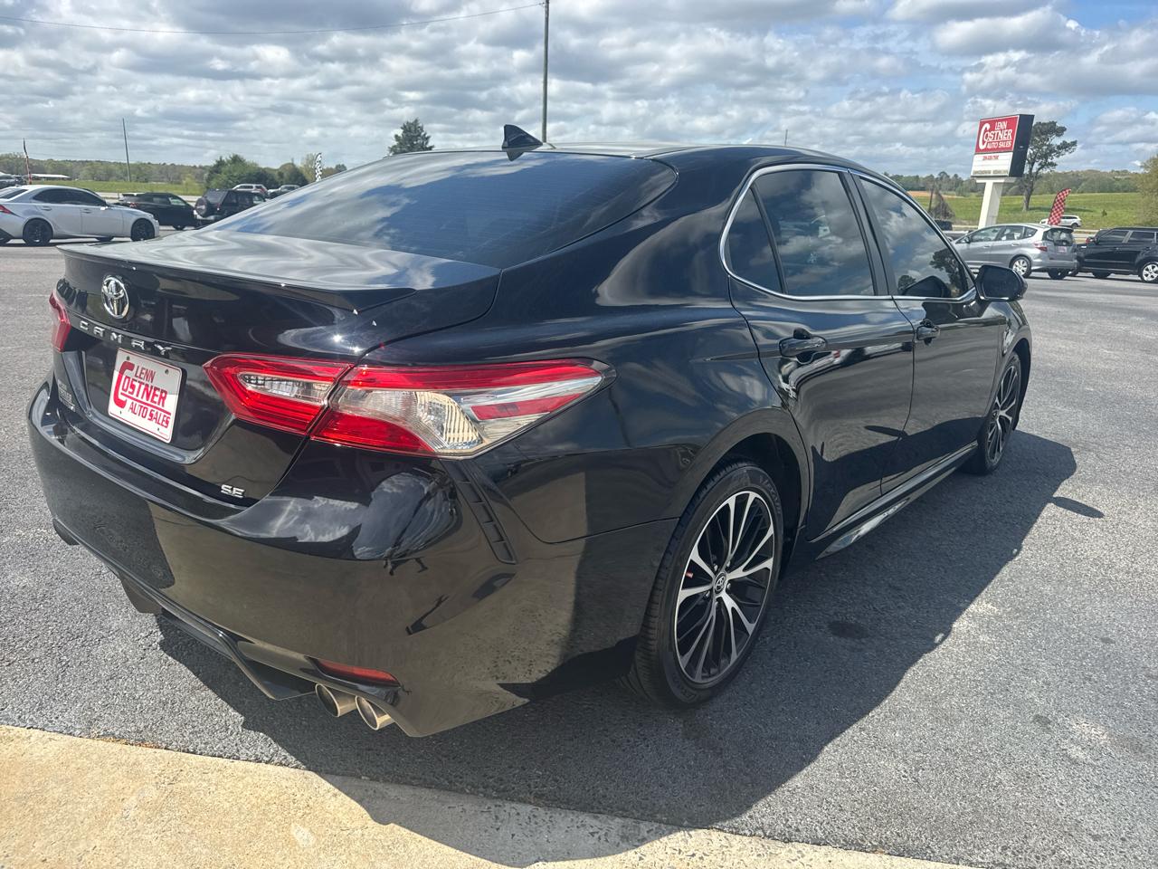 Toyota Camry SE 2020