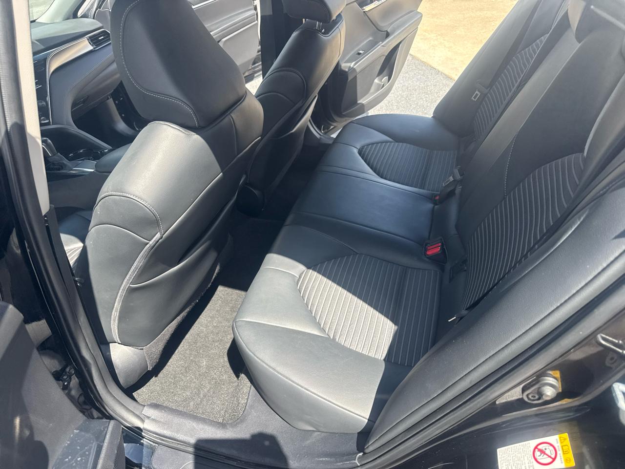 Toyota Camry SE 2020