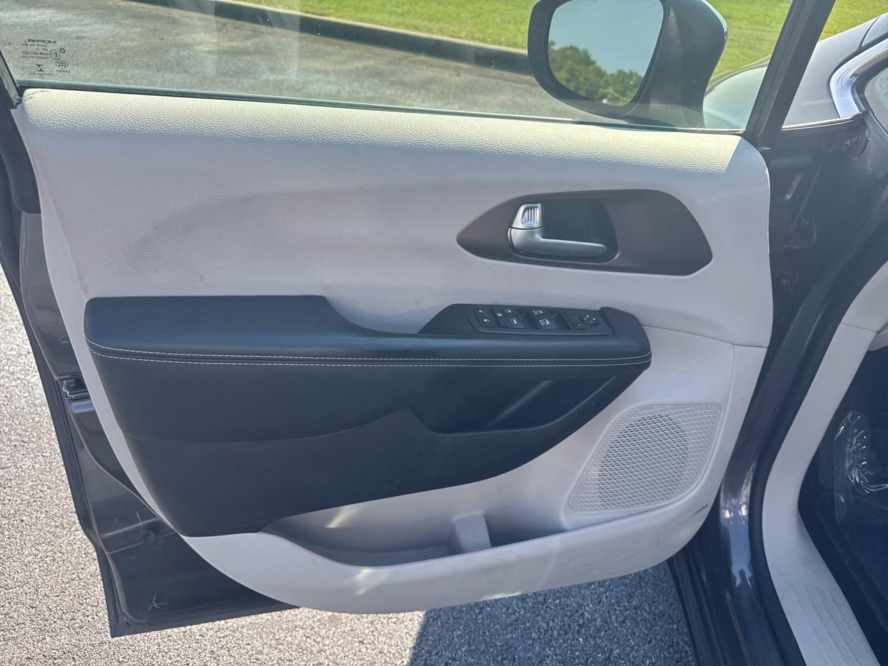 Chrysler Voyager LX 2022