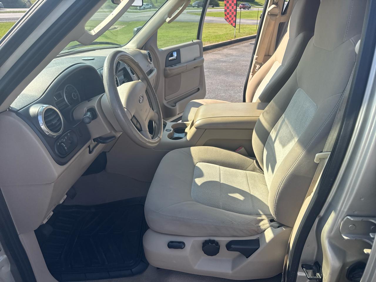 Ford Expedition XLT 4WD 2006