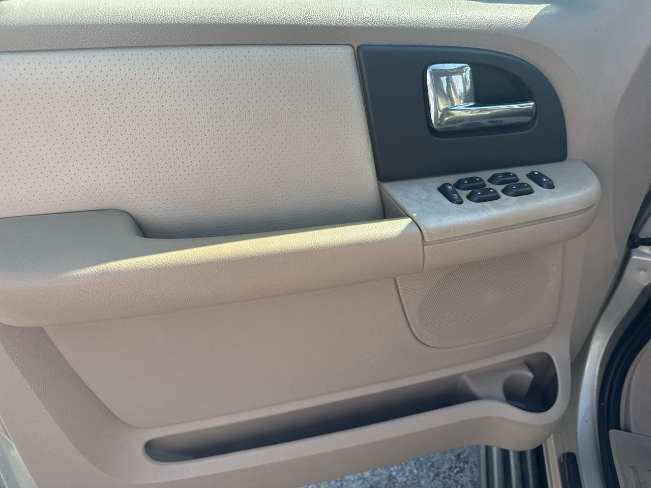 Ford Expedition XLT 4WD 2006