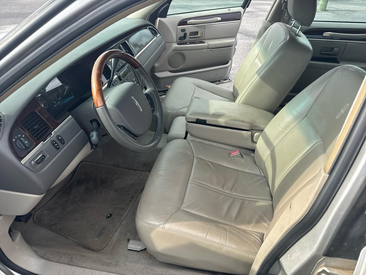 Lincoln Town Car Signature Limited 2007