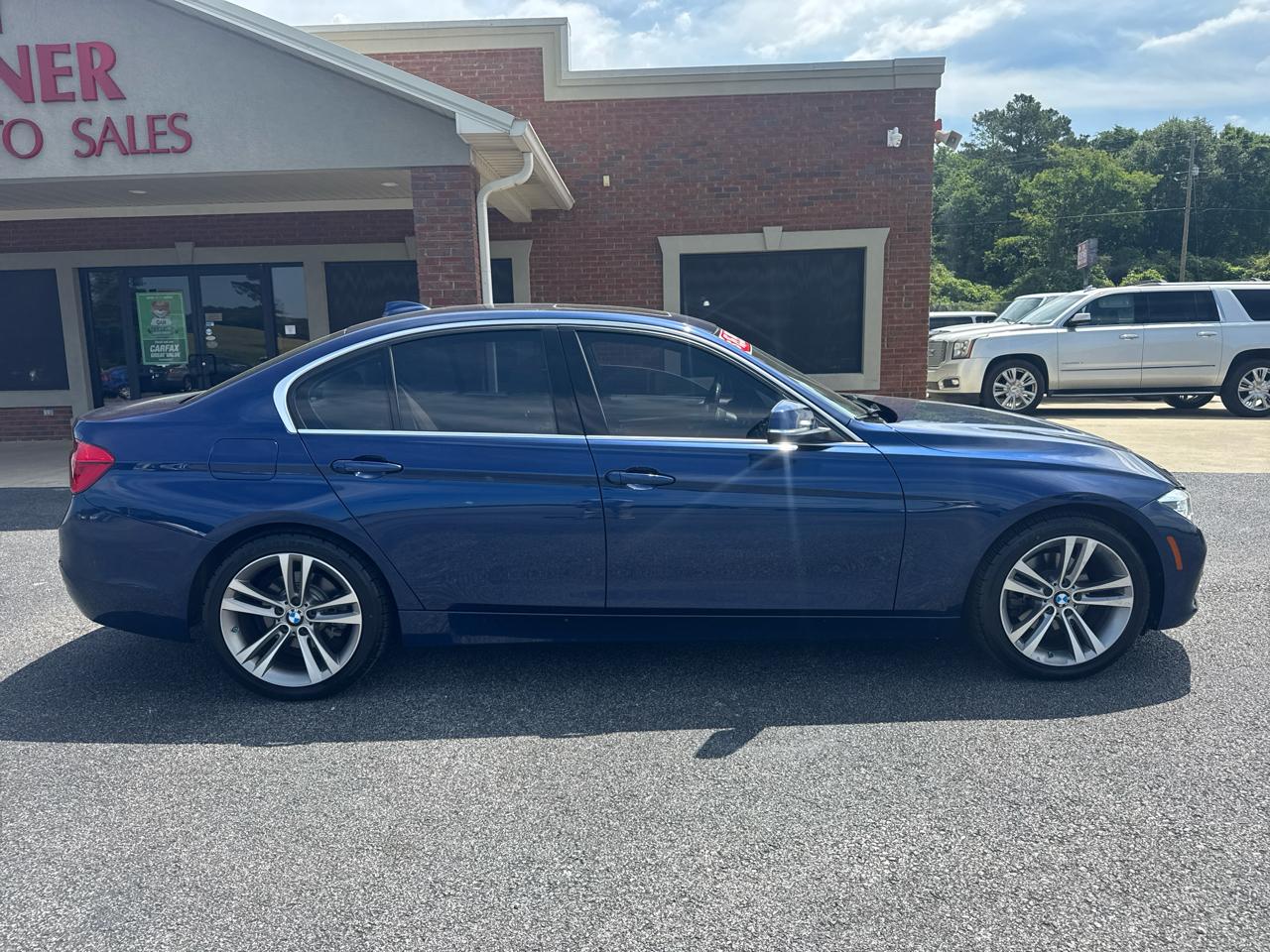 BMW 3-Series 330i SULEV Sedan 2017