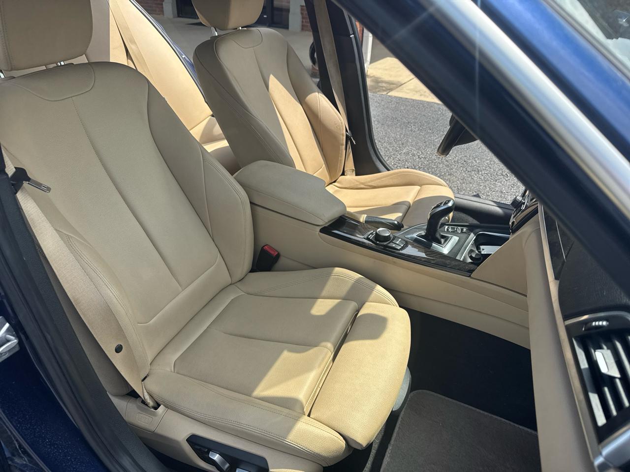 BMW 3-Series 330i SULEV Sedan 2017