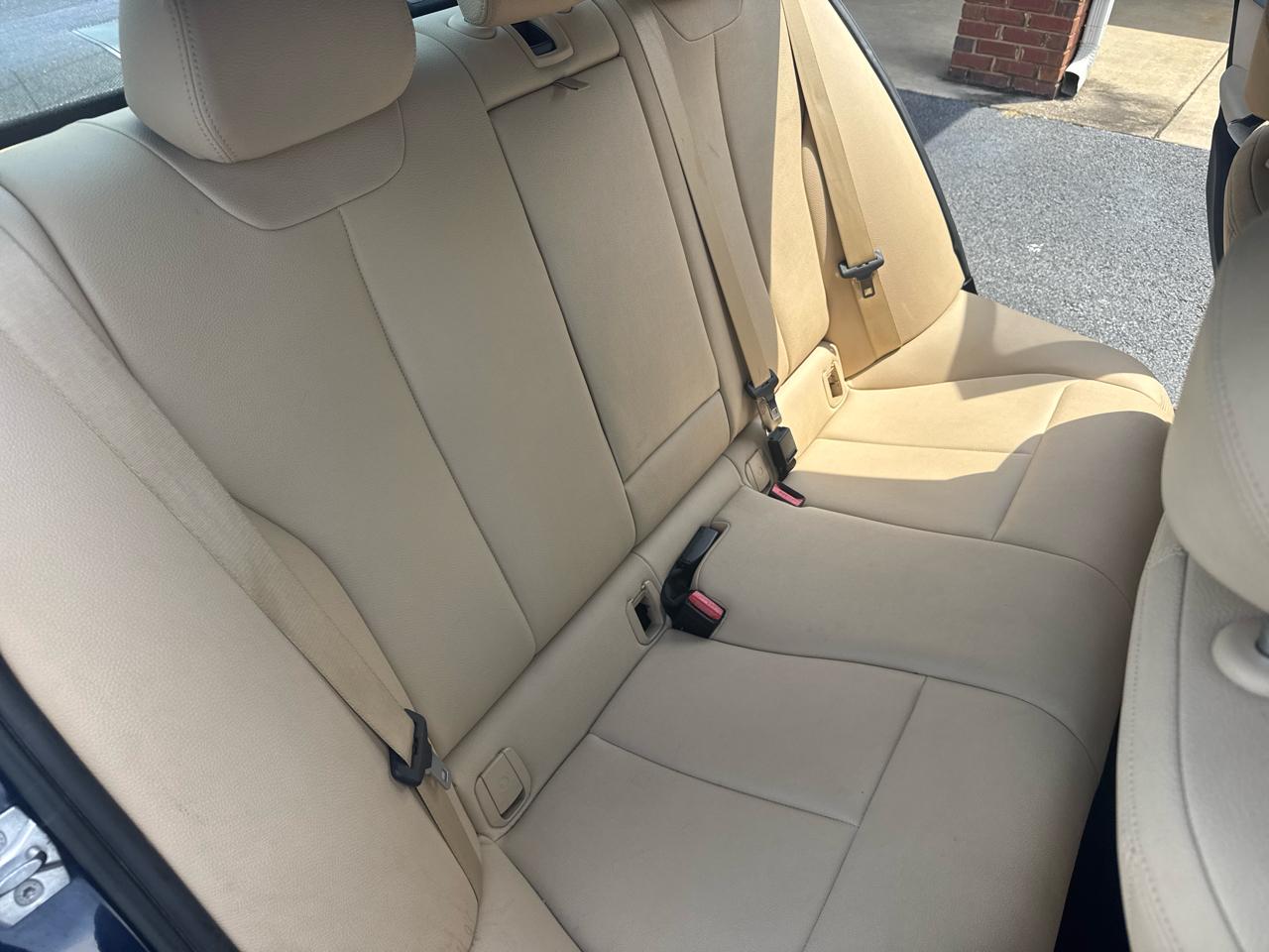 BMW 3-Series 330i SULEV Sedan 2017