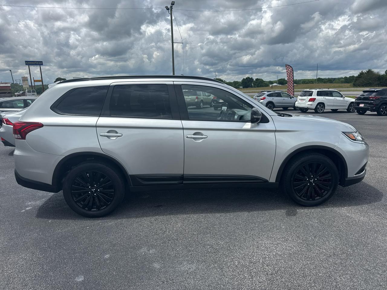 Mitsubishi Outlander SEL AWD 2020