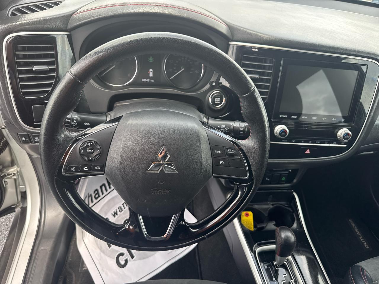 Mitsubishi Outlander SEL AWD 2020