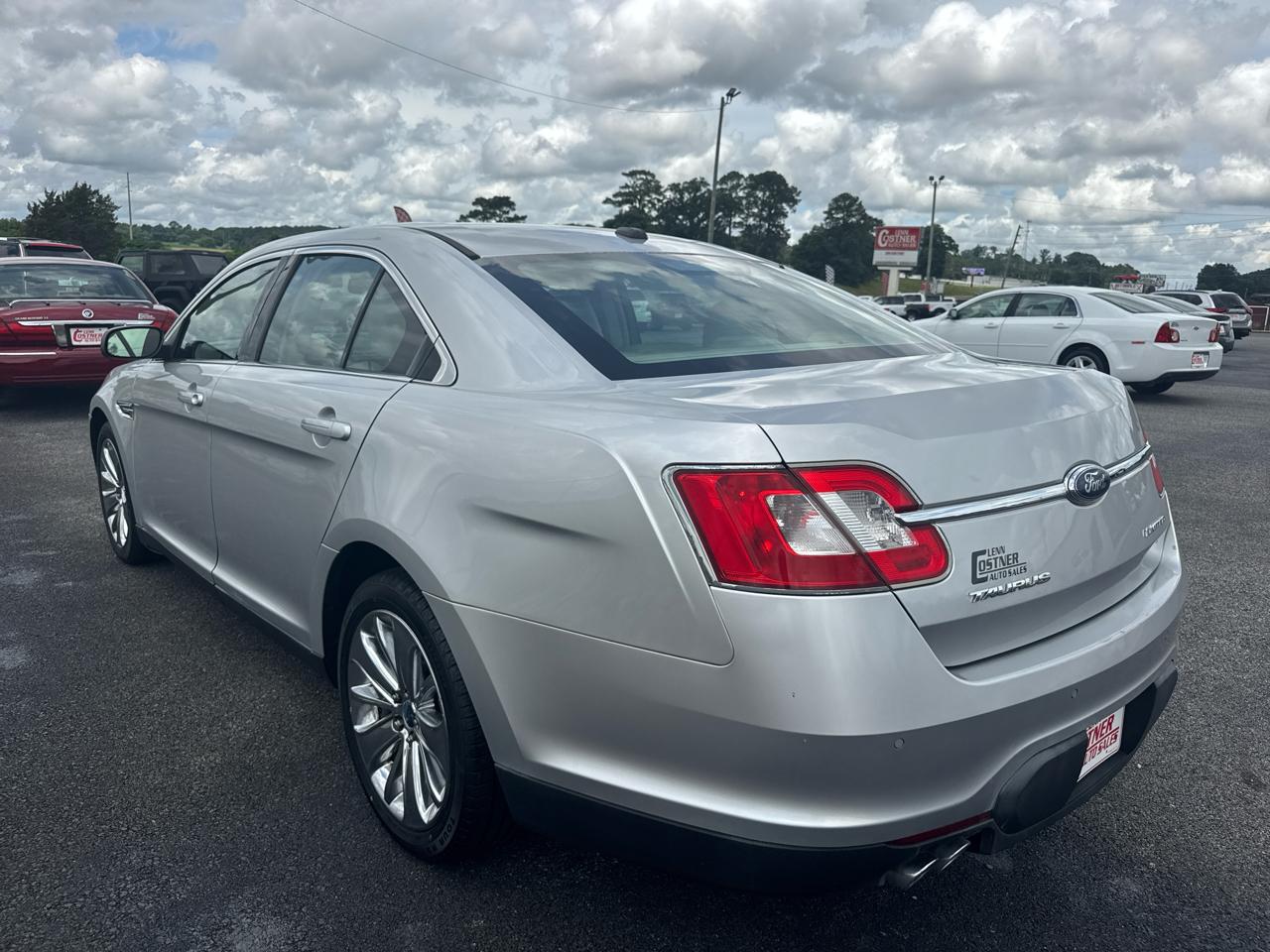 Ford Taurus Limited FWD 2010