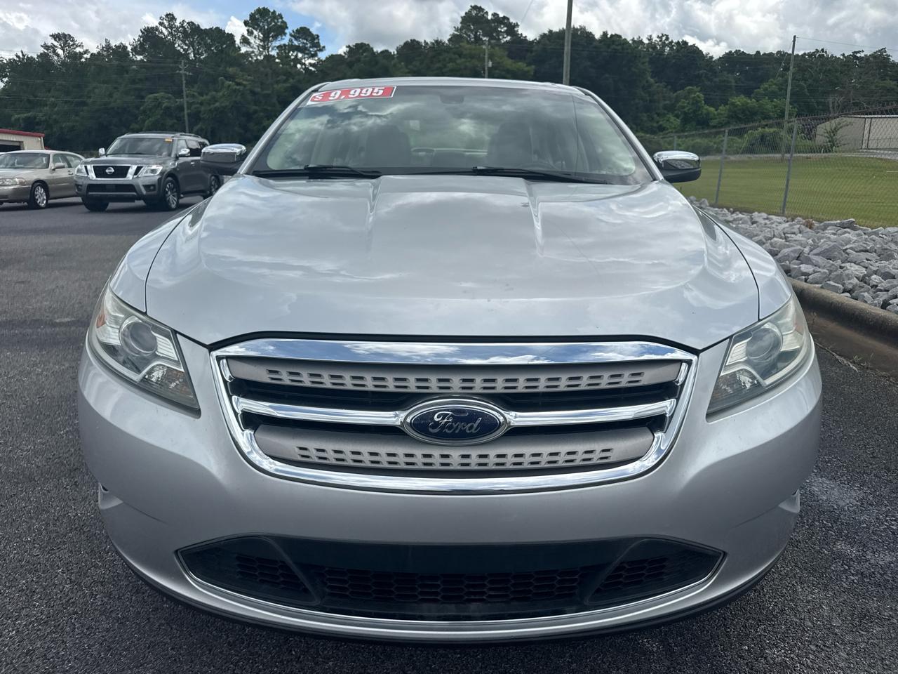 Ford Taurus Limited FWD 2010