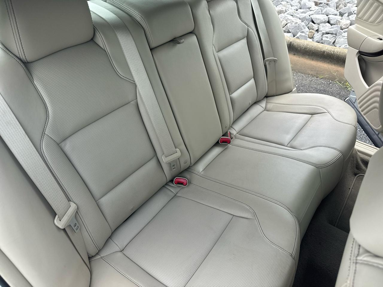 Ford Taurus Limited FWD 2010