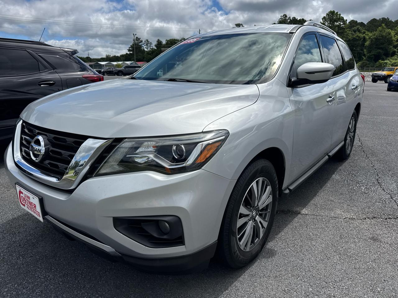 Nissan Pathfinder SV 2020