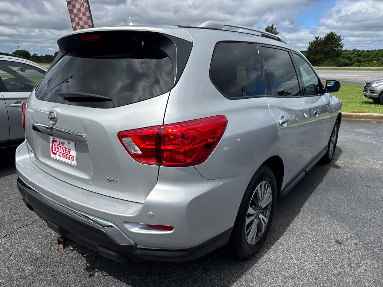 Nissan Pathfinder SV 2020