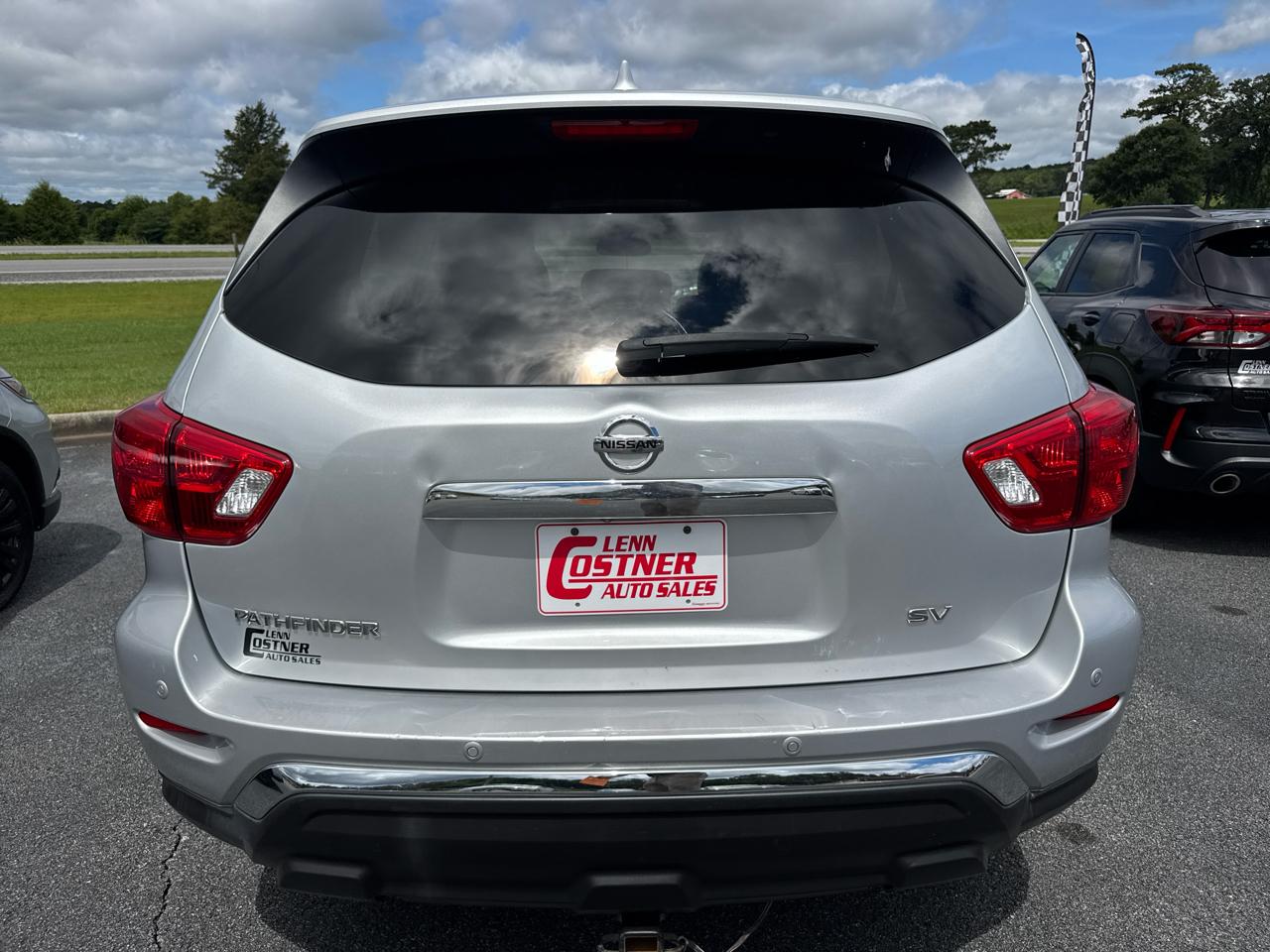 Nissan Pathfinder SV 2020