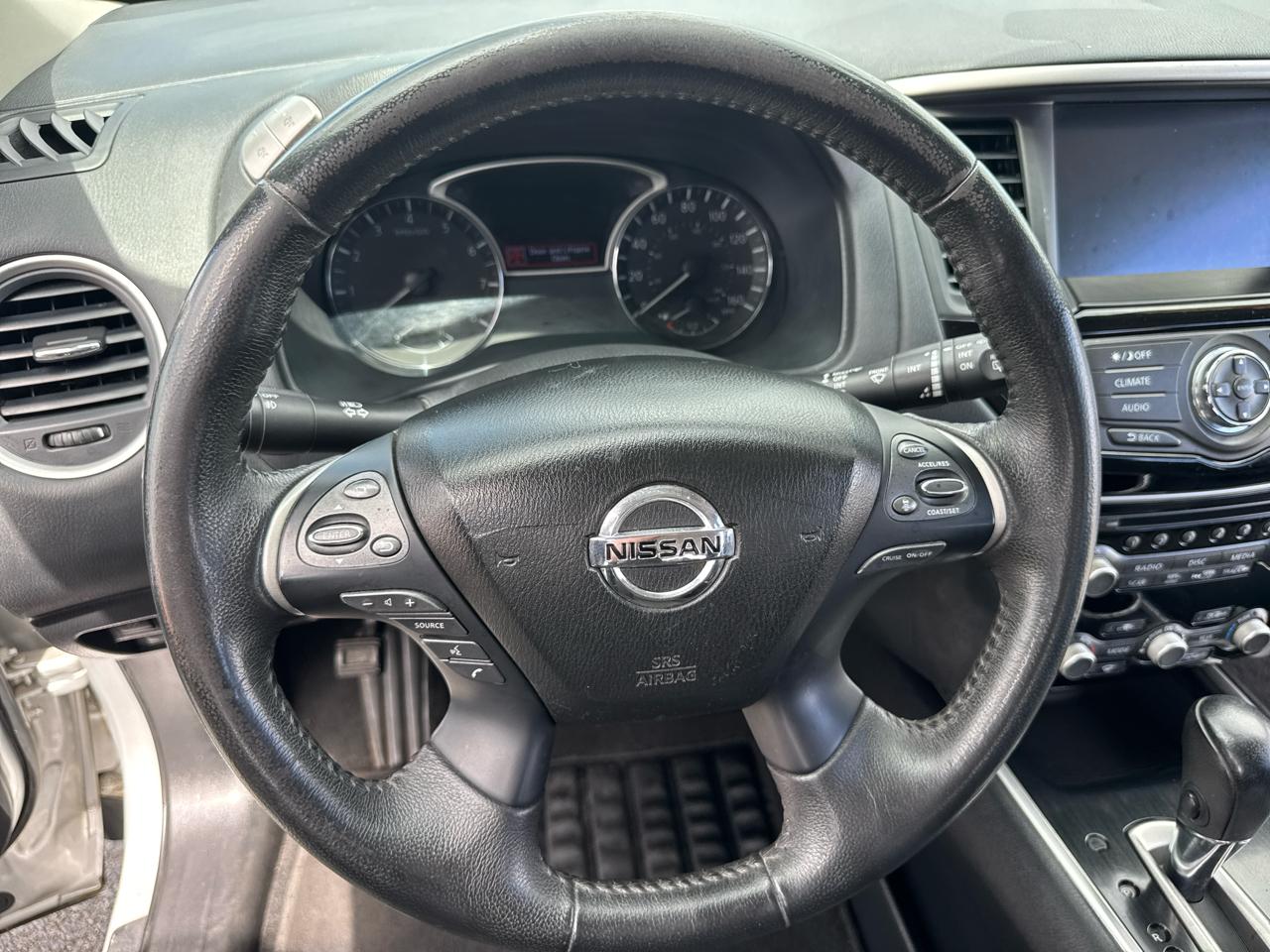 Nissan Pathfinder SV 2020