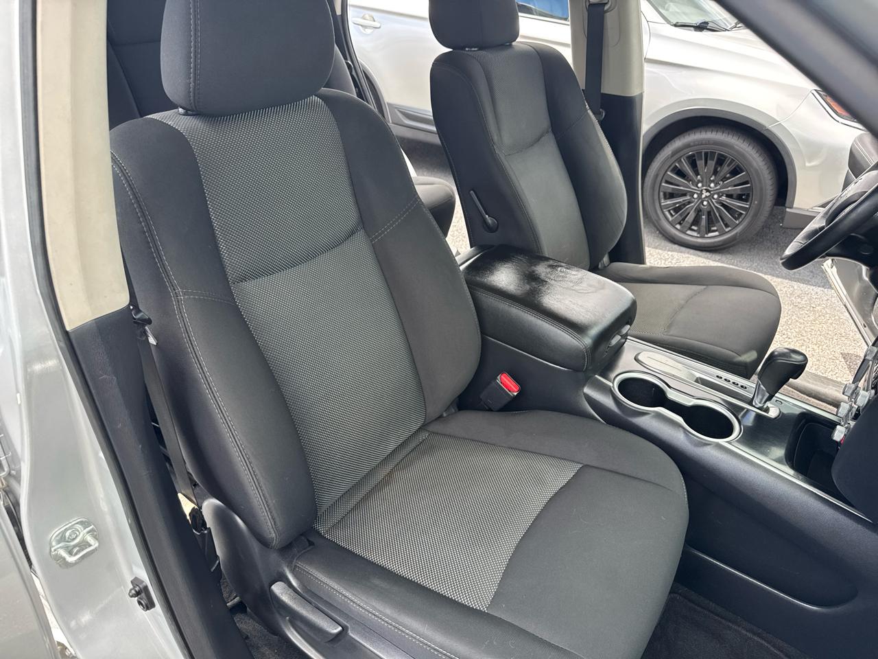 Nissan Pathfinder SV 2020
