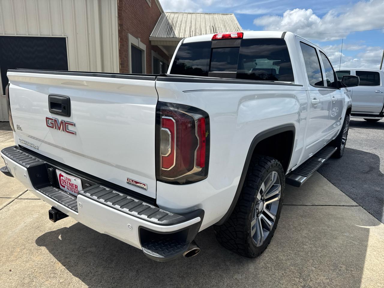 GMC Sierra 1500 4WD Crew Cab 143.5" SLT 2017