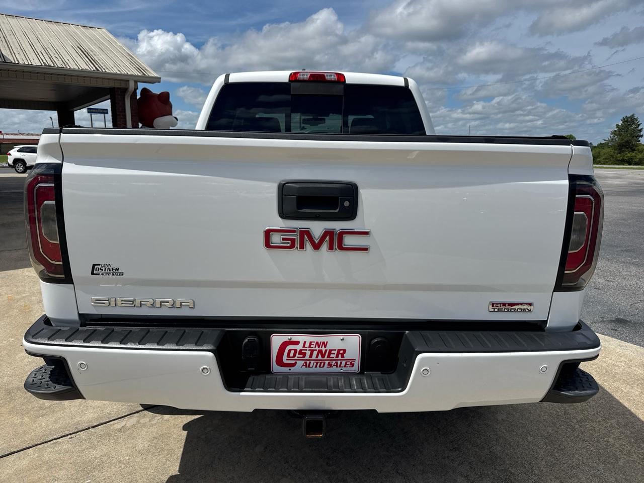 GMC Sierra 1500 4WD Crew Cab 143.5" SLT 2017
