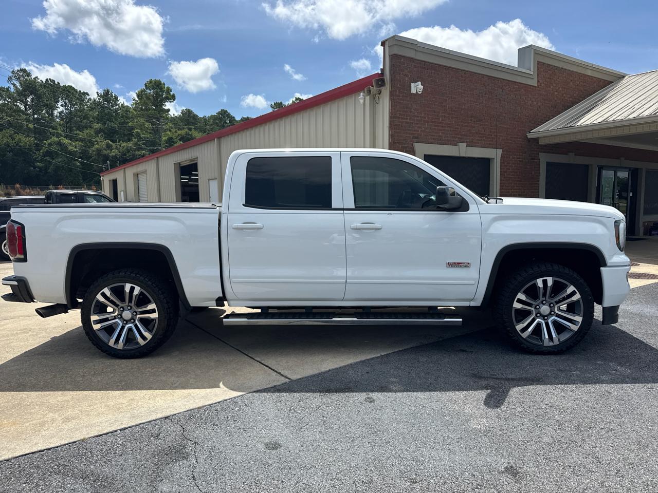 GMC Sierra 1500 4WD Crew Cab 143.5" SLT 2017