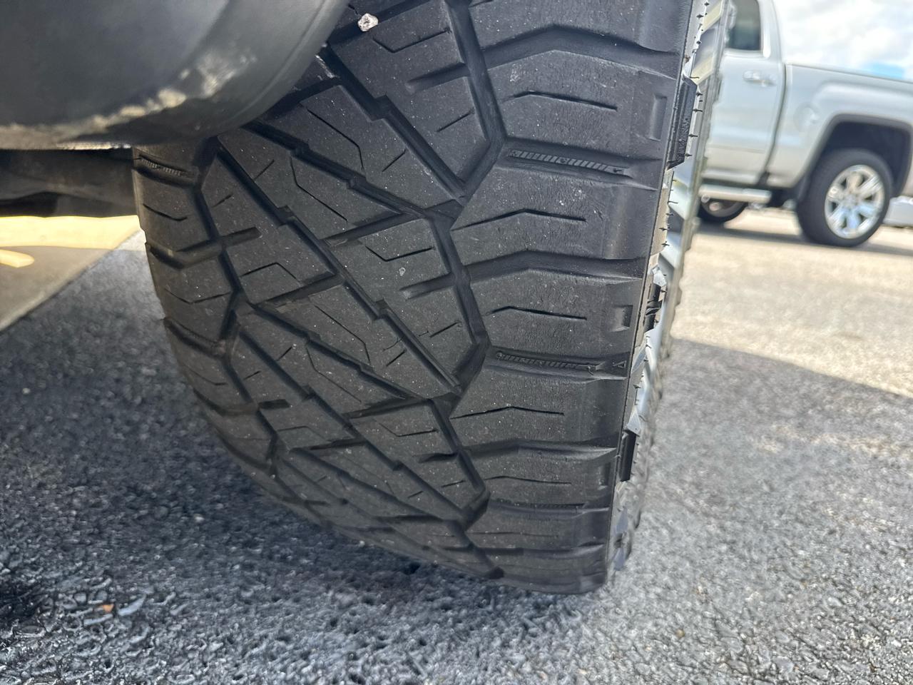 GMC Sierra 1500 4WD Crew Cab 143.5" SLT 2017