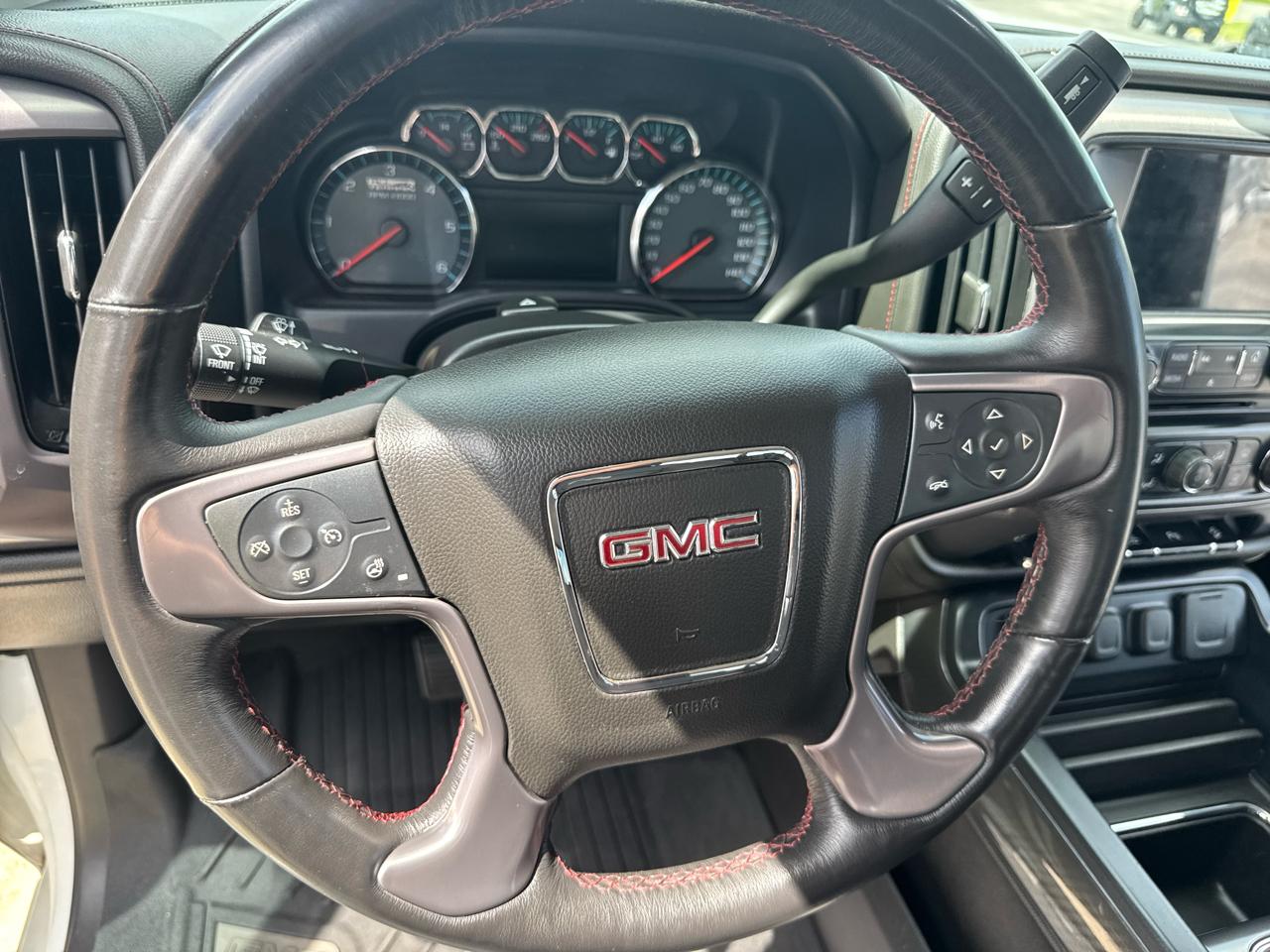 GMC Sierra 1500 4WD Crew Cab 143.5" SLT 2017