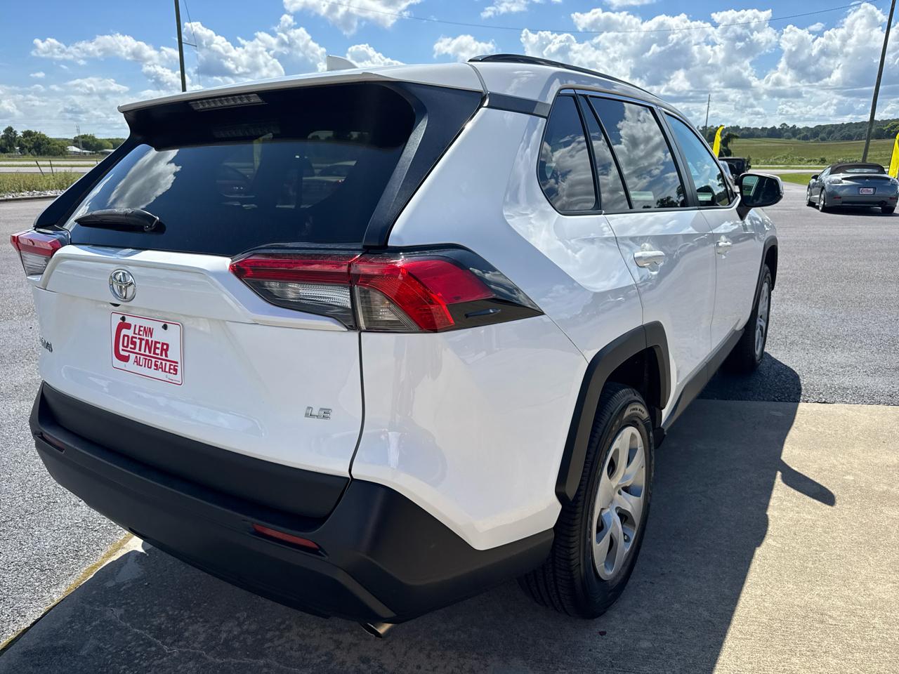 Toyota RAV4 LE 2021