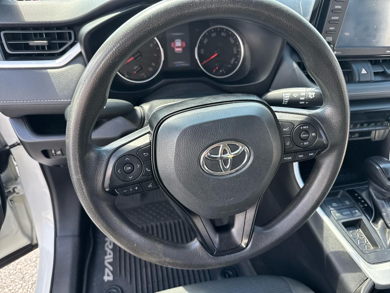 Toyota RAV4 LE 2021
