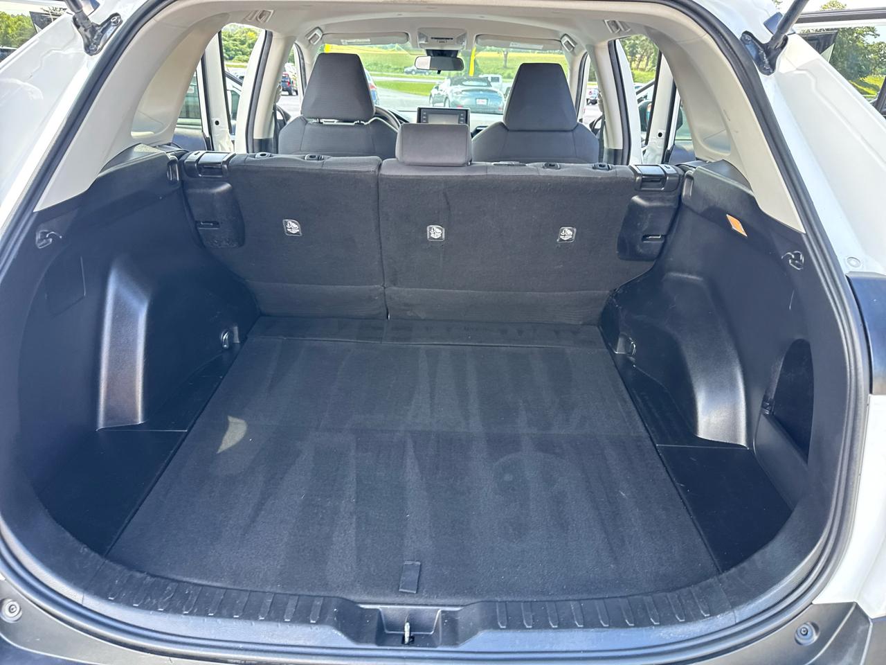 Toyota RAV4 LE 2021