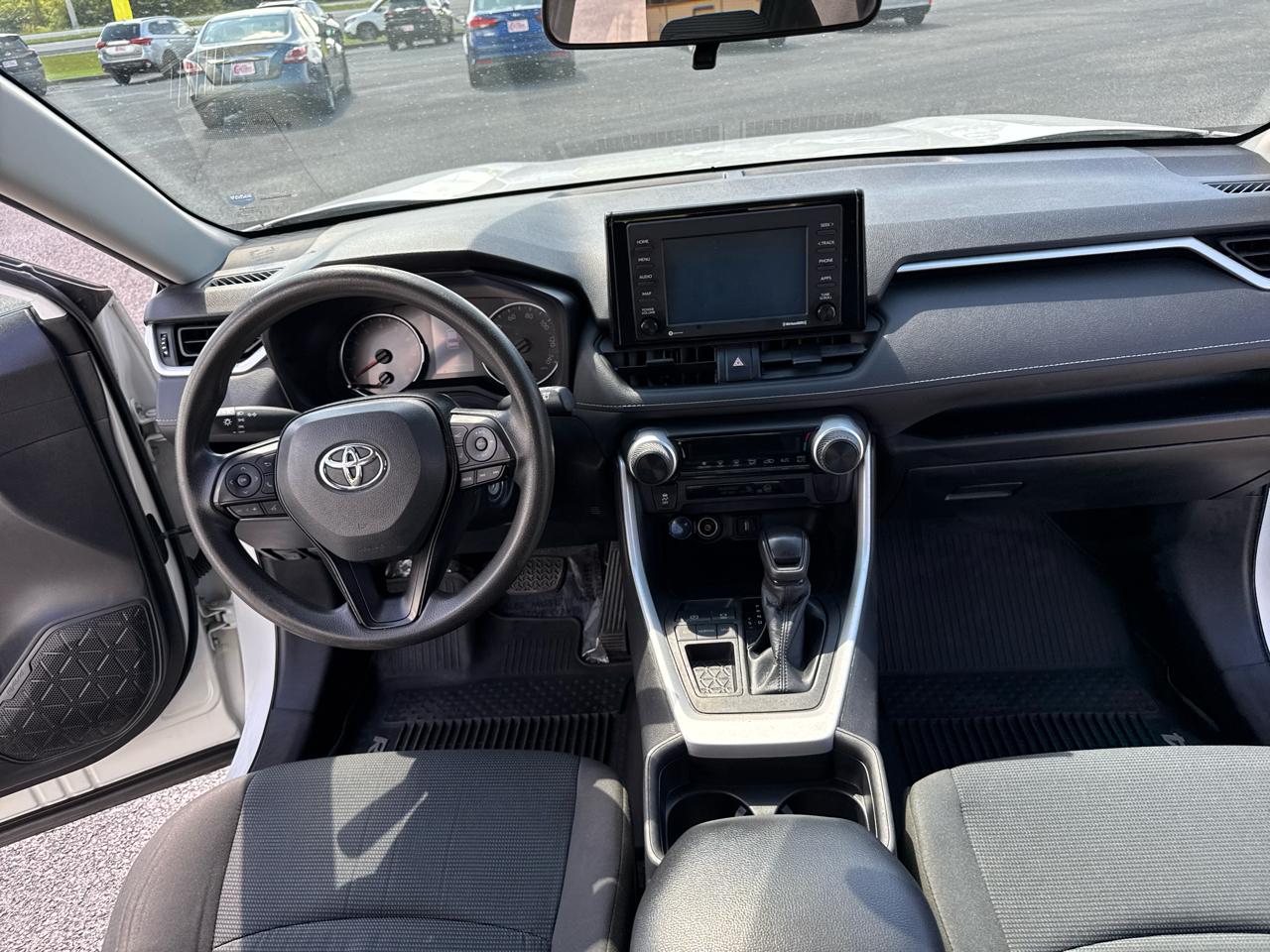 Toyota RAV4 LE 2021