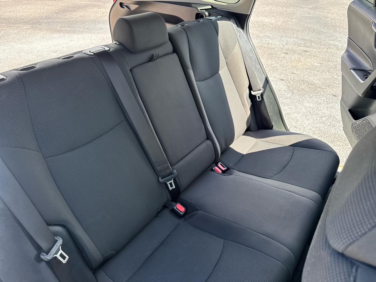 Toyota RAV4 LE 2021