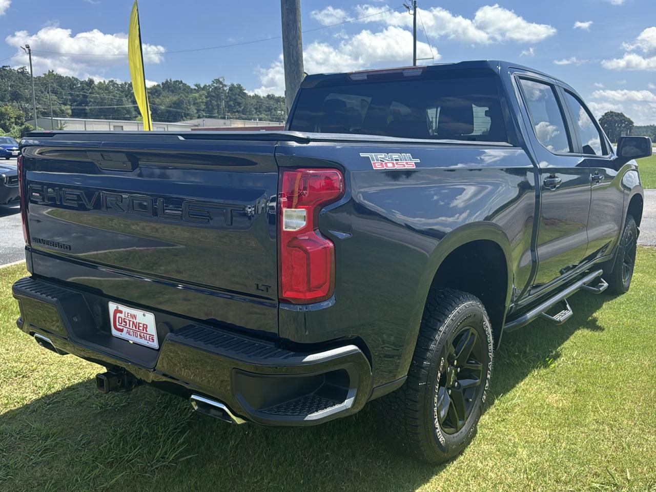 Chevrolet Silverado 1500 LT Trail Boss Crew Cab Long Box 4WD 2021
