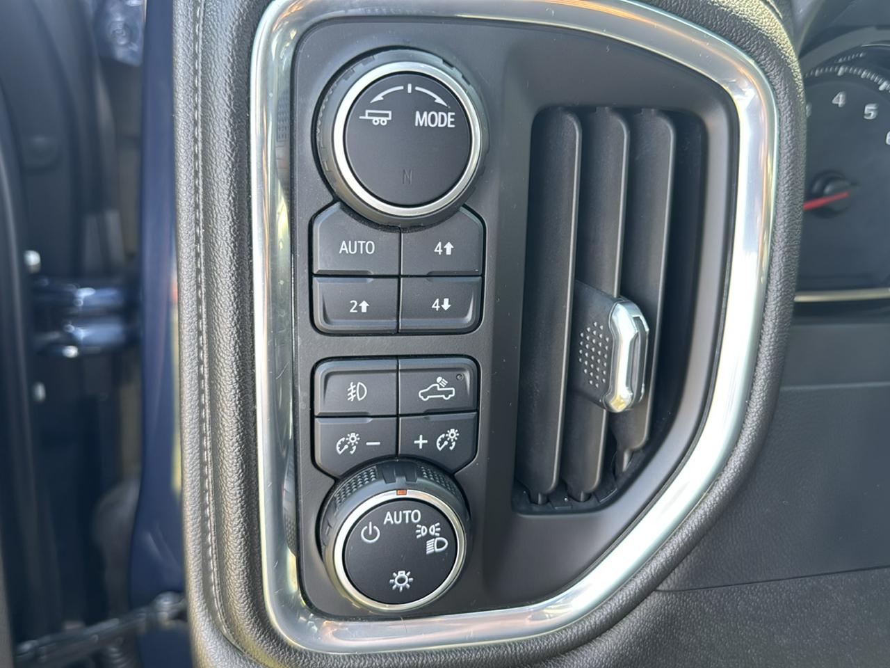 Chevrolet Silverado 1500 LT Trail Boss Crew Cab Long Box 4WD 2021