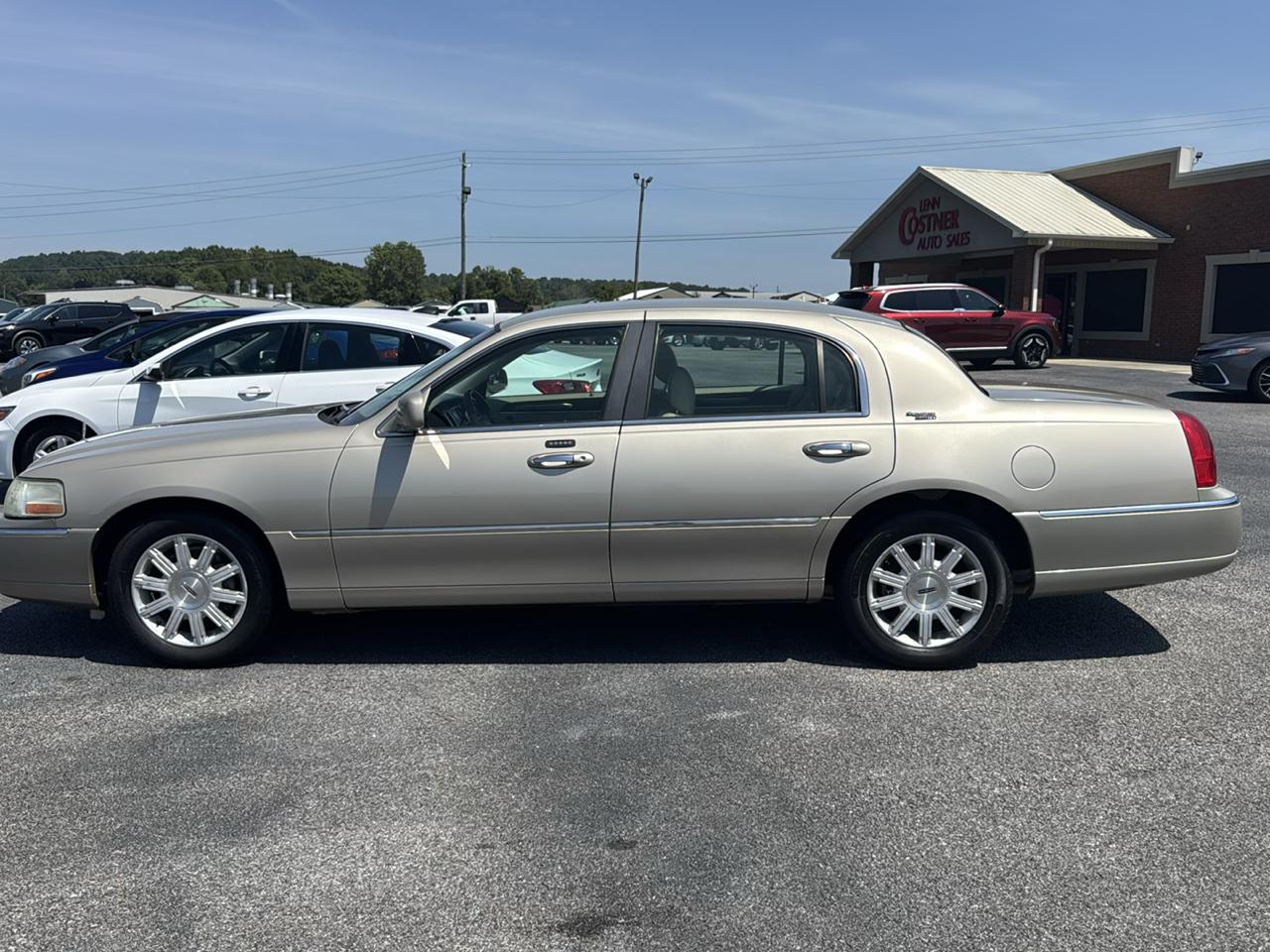Lincoln Town Car Signature Limited 2010