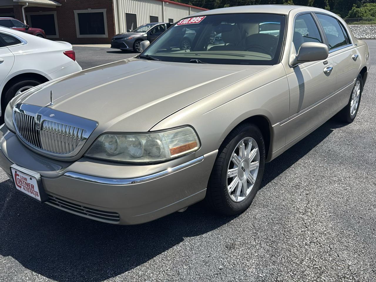 Lincoln Town Car Signature Limited 2010