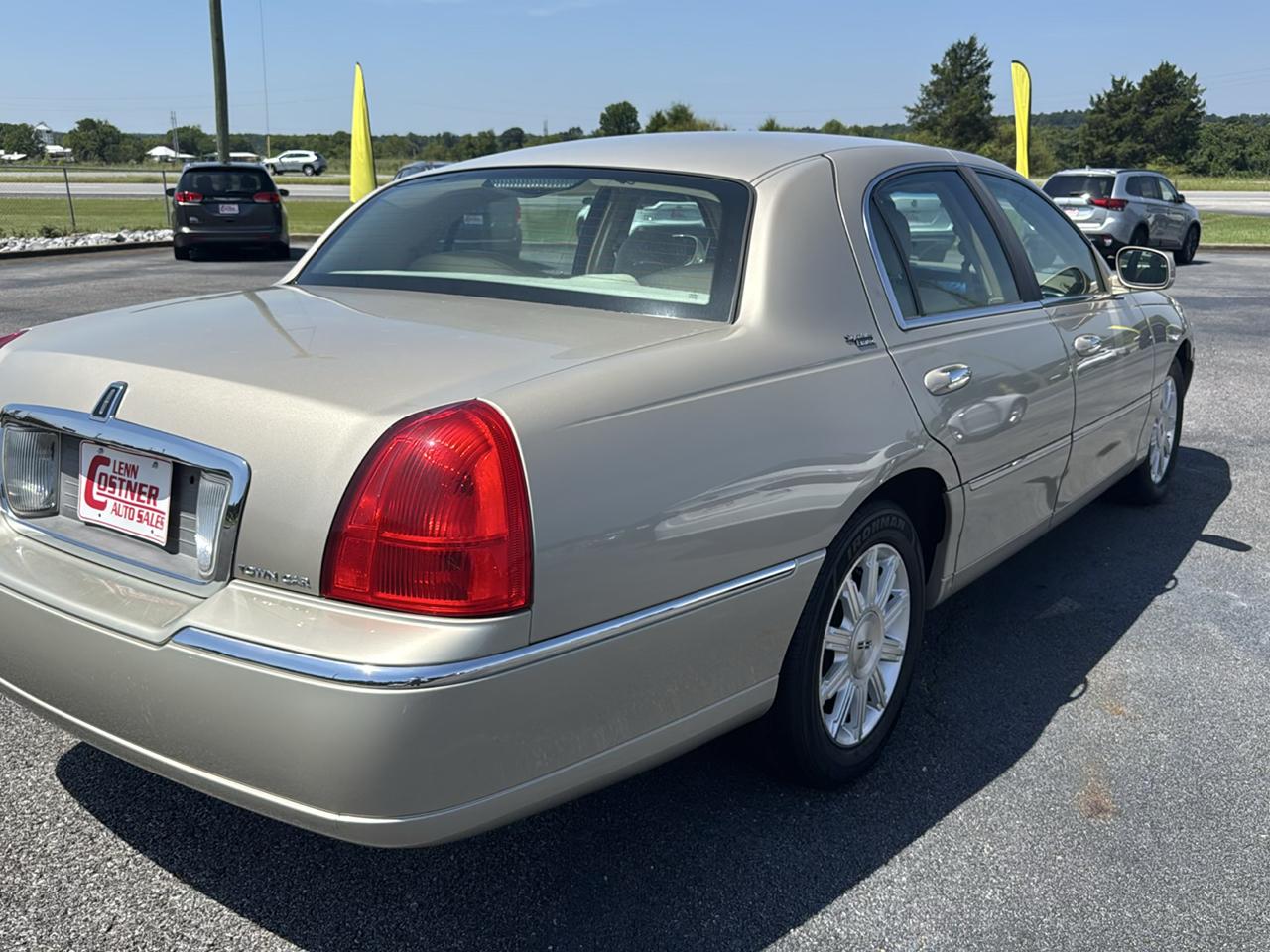 Lincoln Town Car Signature Limited 2010