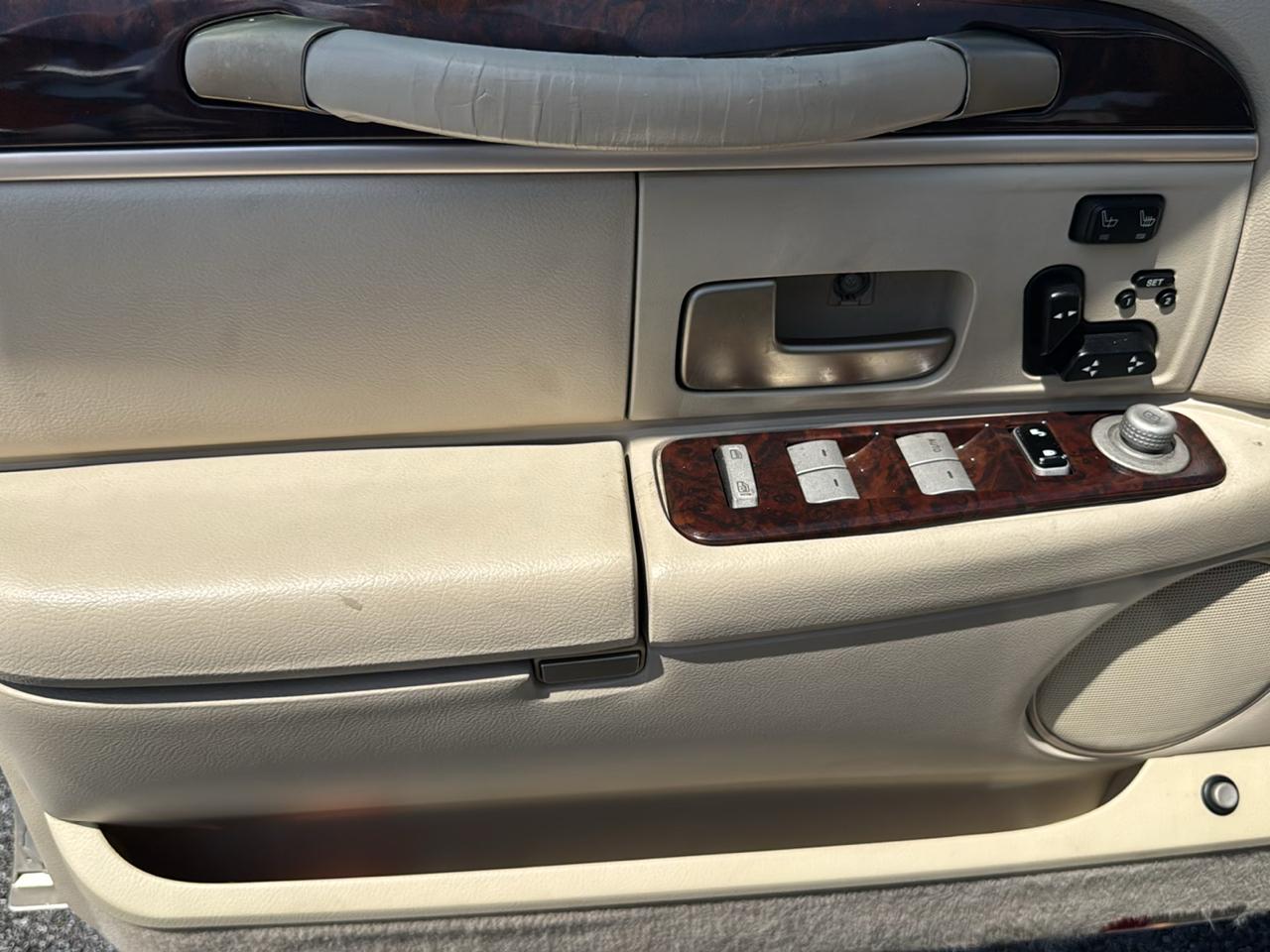 Lincoln Town Car Signature Limited 2010
