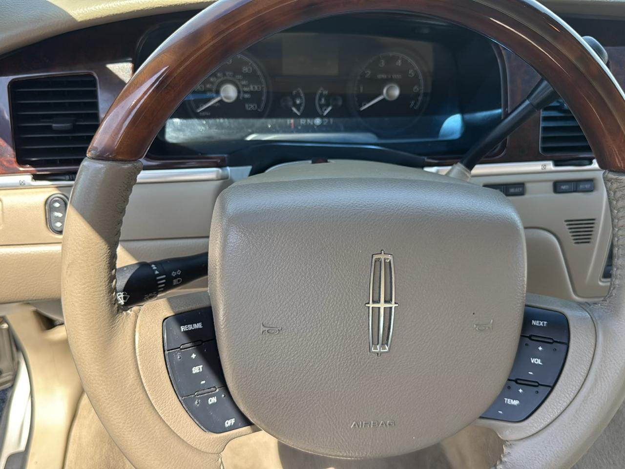 Lincoln Town Car Signature Limited 2010