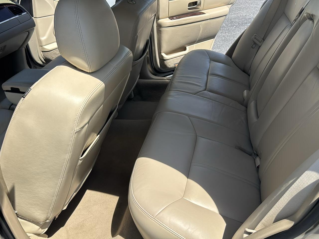 Lincoln Town Car Signature Limited 2010