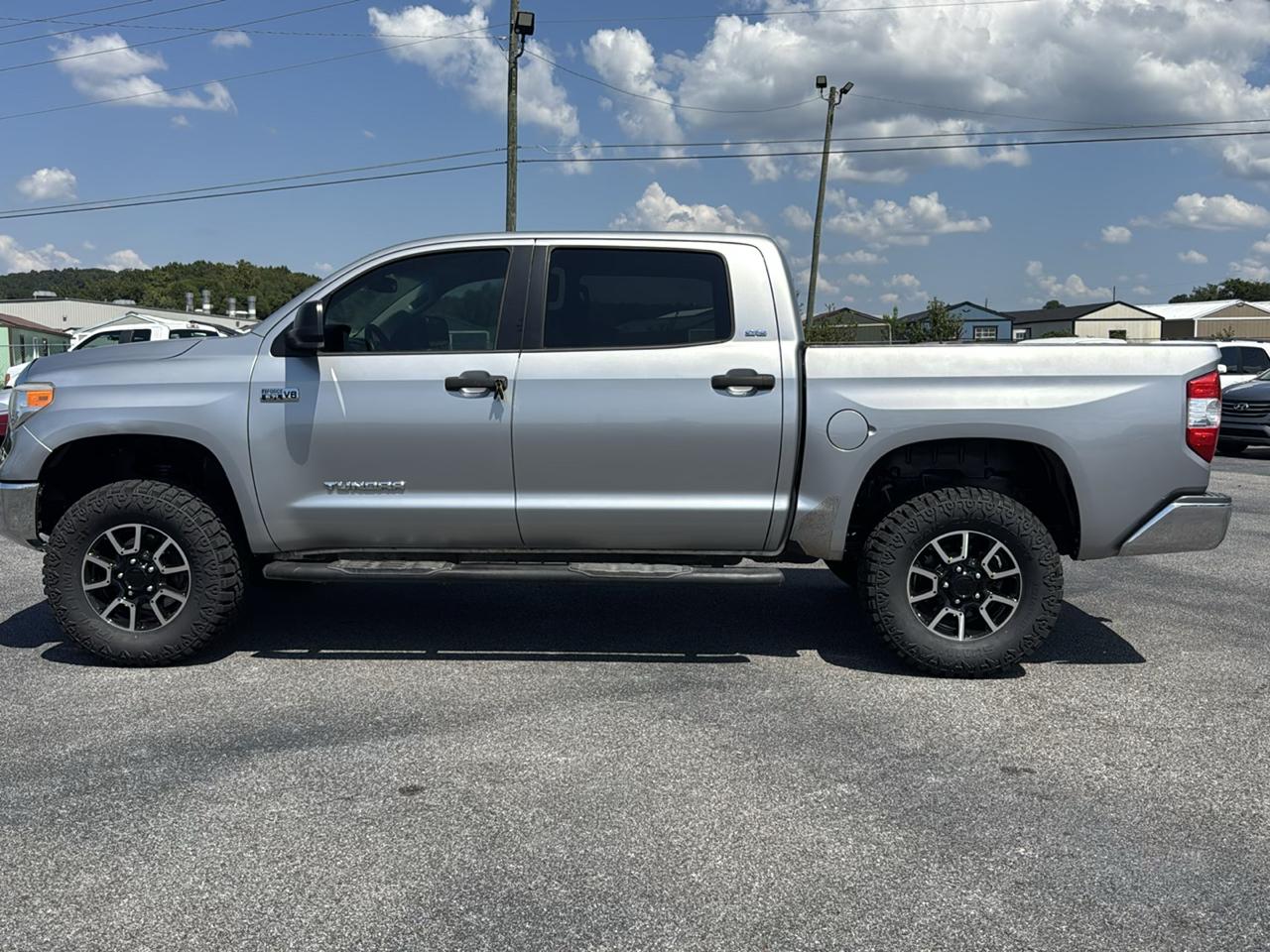 Toyota Tundra SR5 5.7L V8 FFV CrewMax 4WD 2015