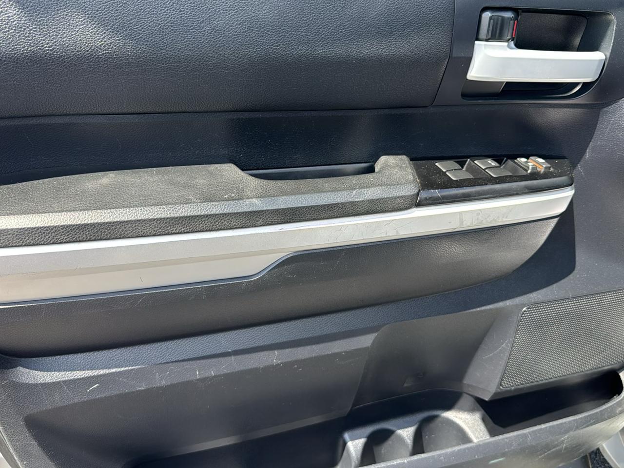 Toyota Tundra SR5 5.7L V8 FFV CrewMax 4WD 2015