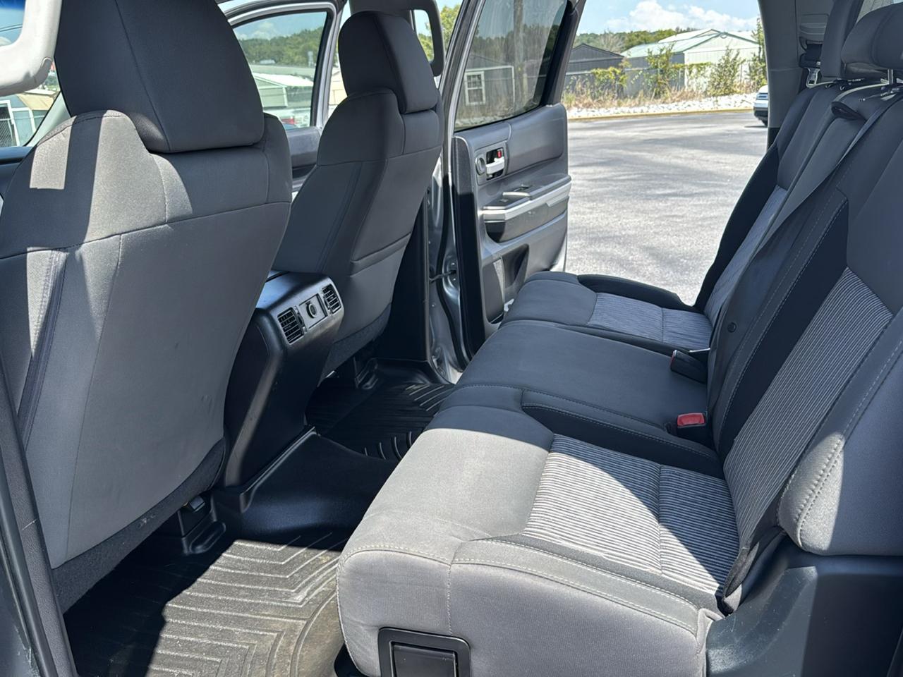 Toyota Tundra SR5 5.7L V8 FFV CrewMax 4WD 2015