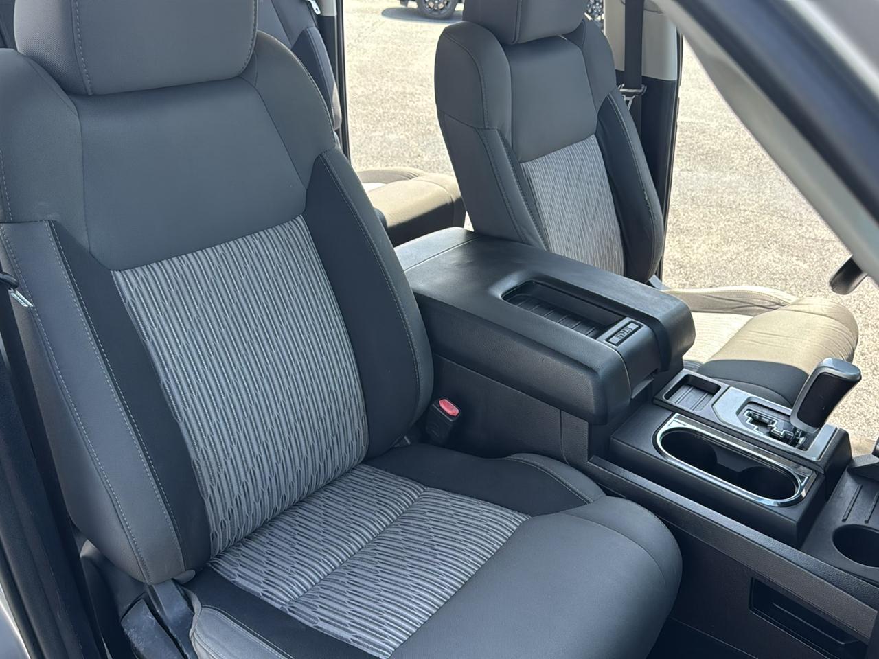 Toyota Tundra SR5 5.7L V8 FFV CrewMax 4WD 2015