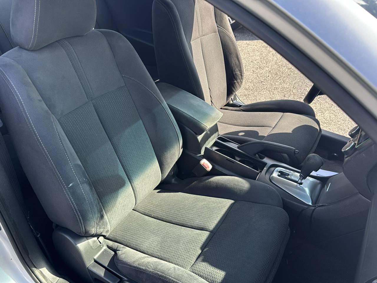Nissan Altima 2.5 S 6M/T Coupe 2012