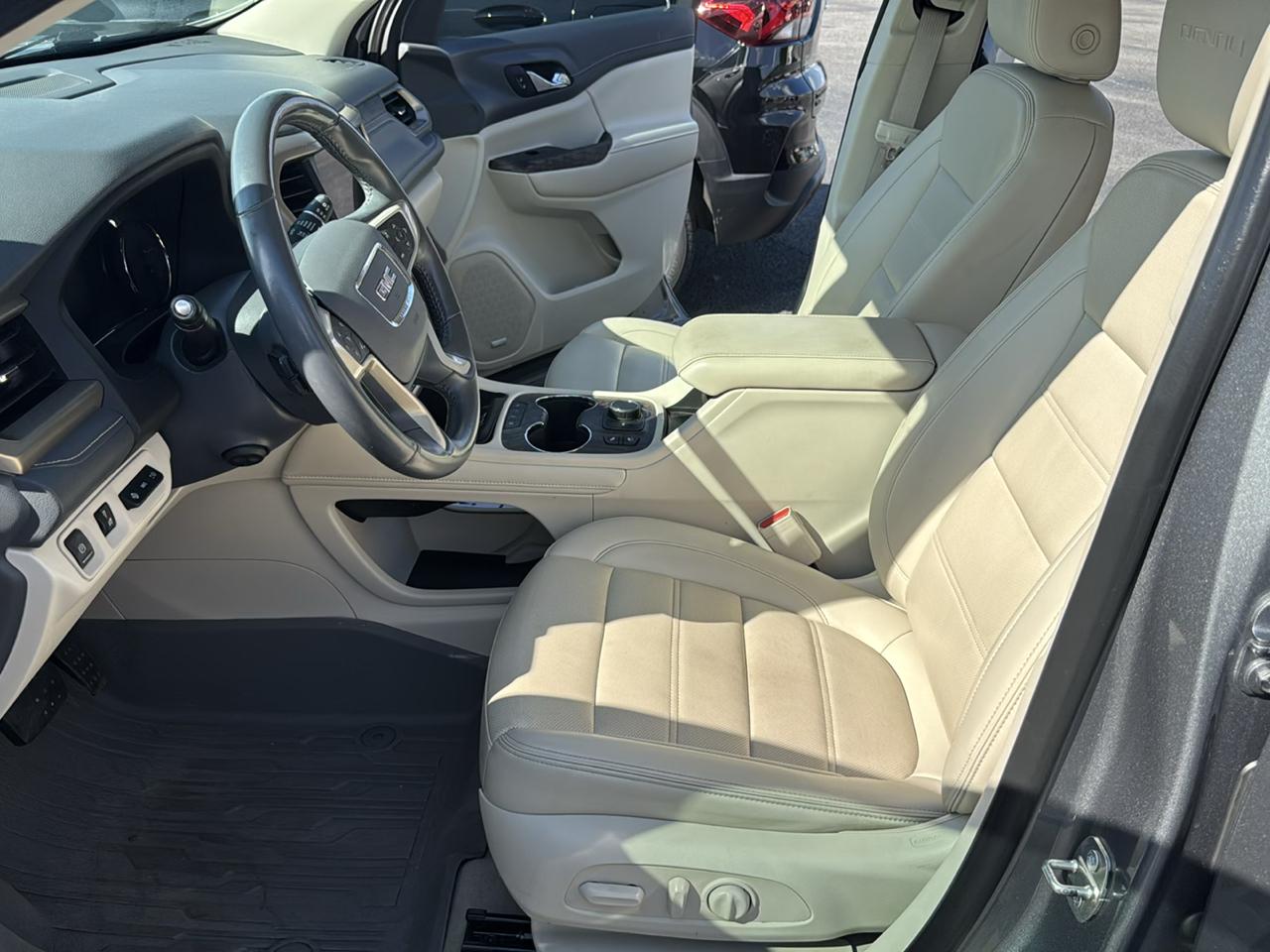 GMC Acadia Denali 2021