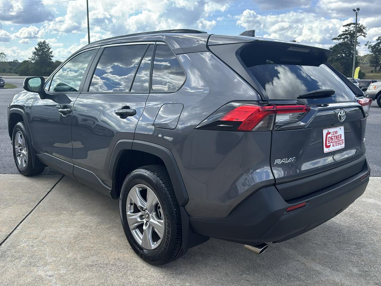 Toyota RAV4 XLE 2025