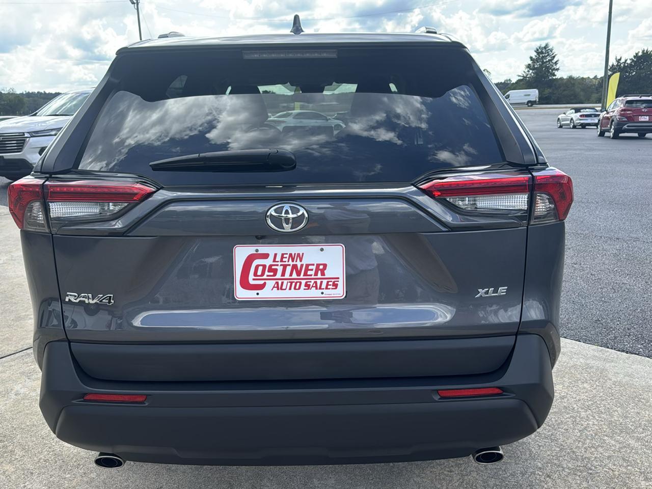 Toyota RAV4 XLE 2025