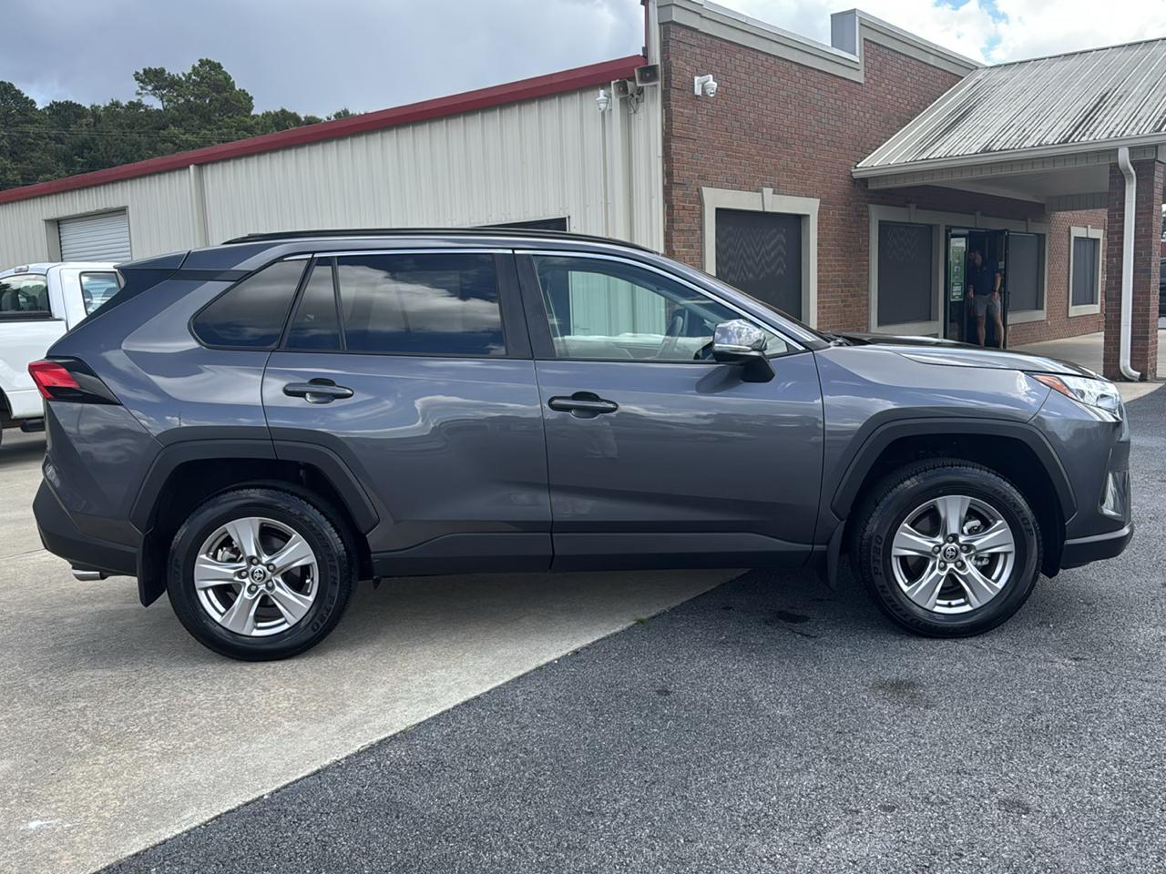 Toyota RAV4 XLE 2025