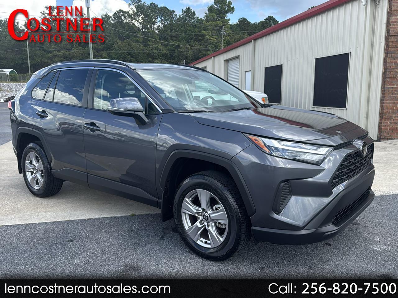Toyota RAV4 XLE 2025