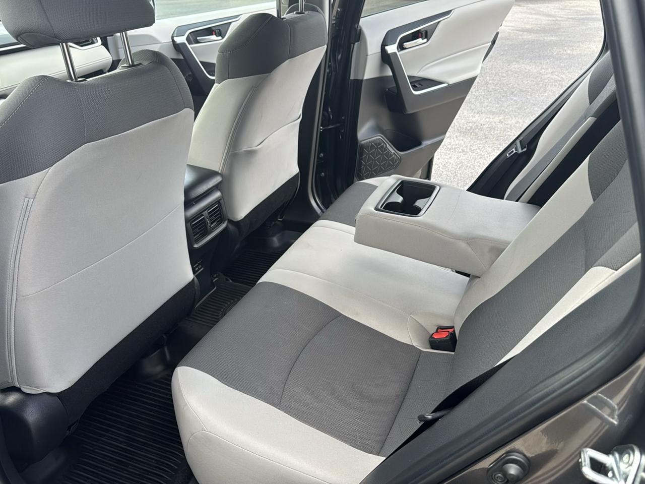 Toyota RAV4 XLE 2025