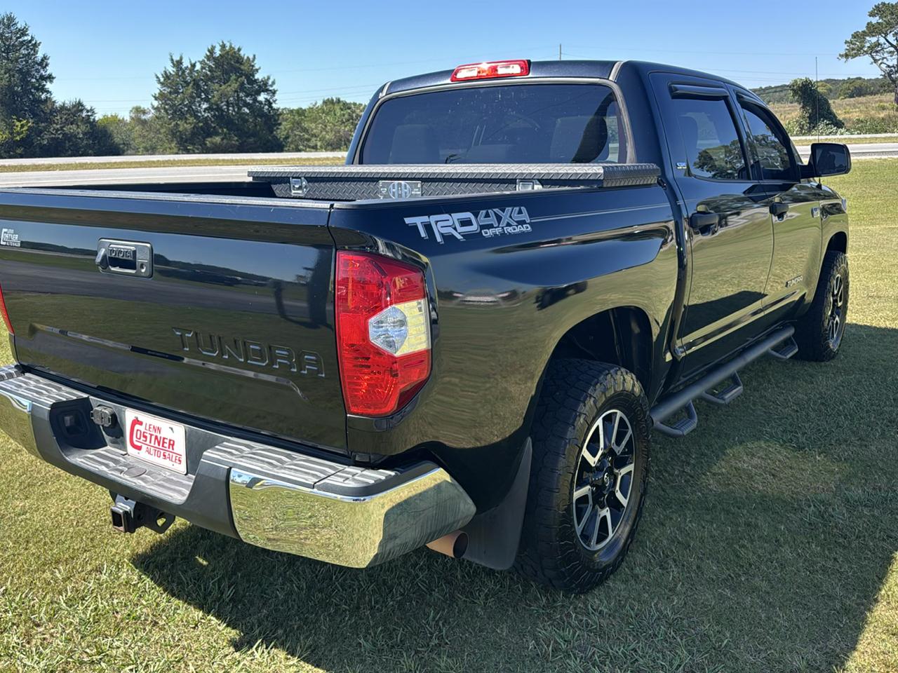Toyota Tundra SR5 5.7L V8 CrewMax 4WD 2019